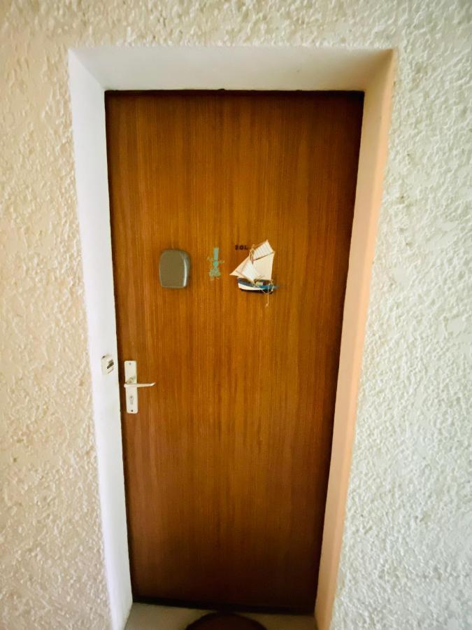 Appartement Apt 204, Vue Mer, Accès Plage Trestraou,